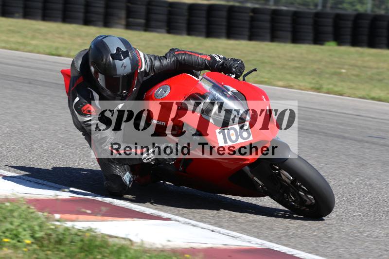 /Archiv-2025/48 25.08.2025 Cornu Master School ADR/rot-rouge/106